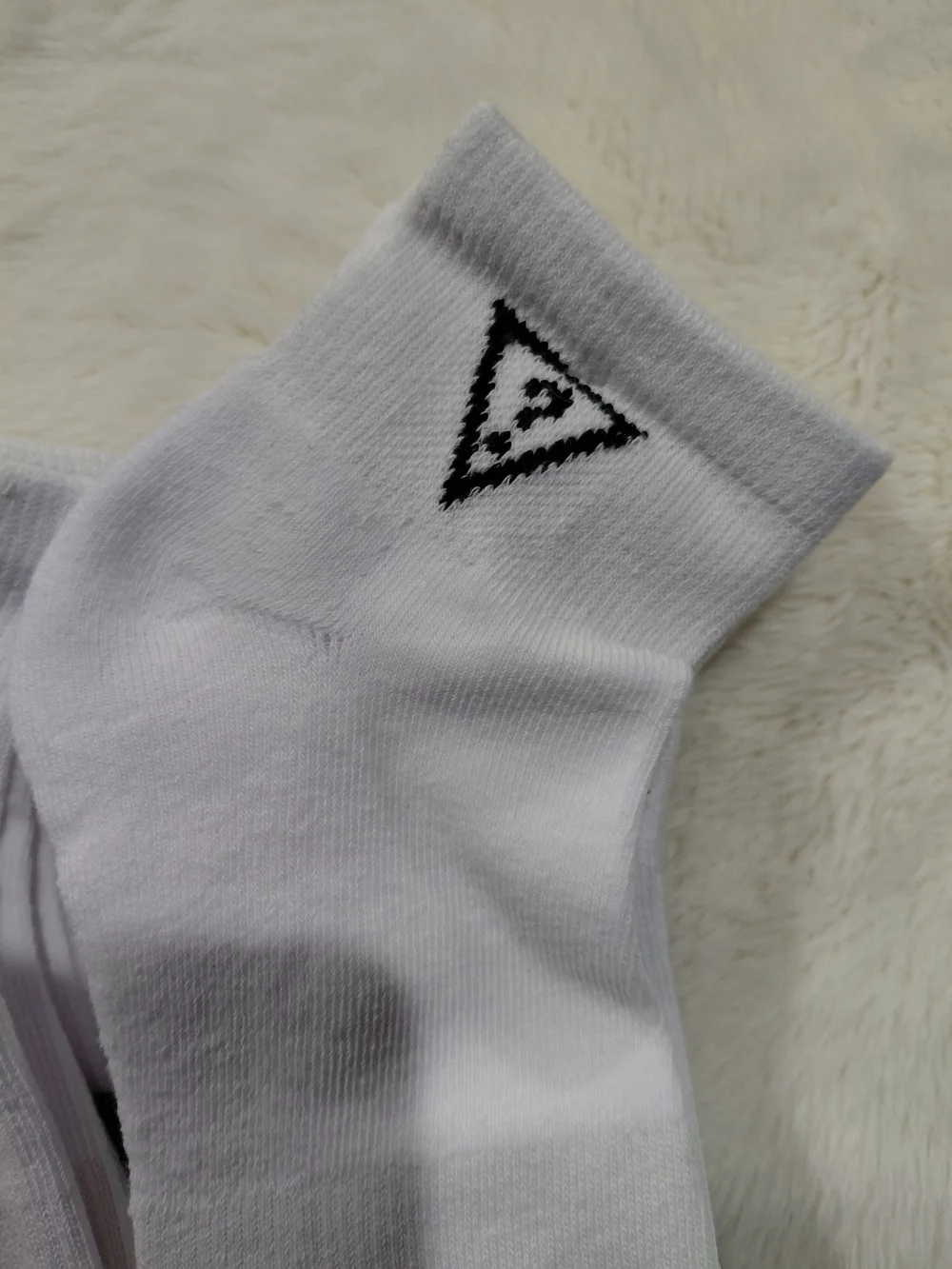 NWT GUESS Men’s Cushion Quarter Cut Cotton Sport Socks - White (6 Pack)